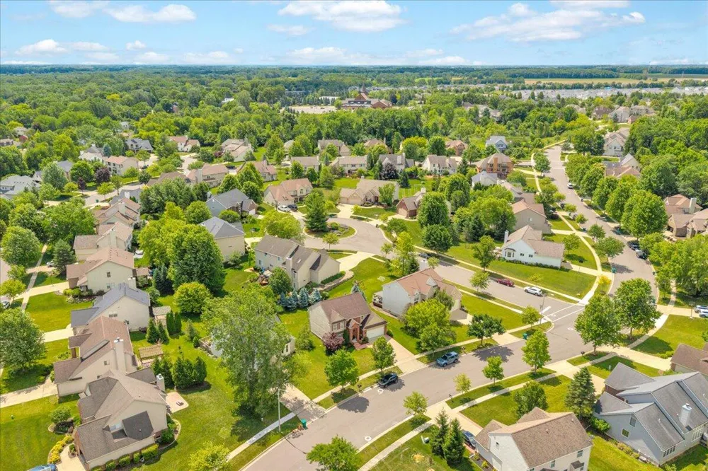 760 Pembroke Drive Saline City, MI 48176
