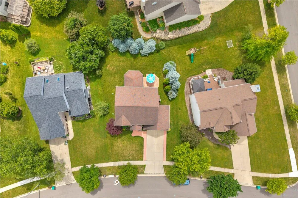 760 Pembroke Drive Saline City, MI 48176
