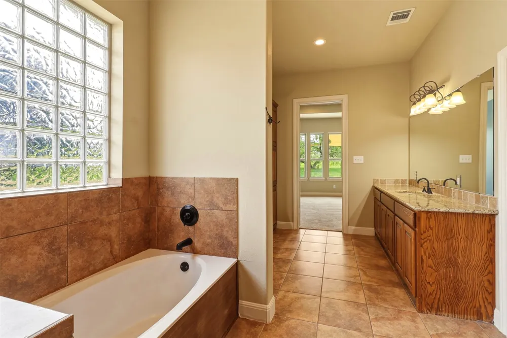 340 Sun Ray Horseshoe Bay, TX 78657