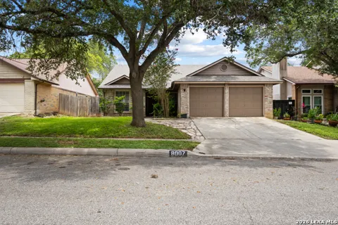 8007 Forest Crossing