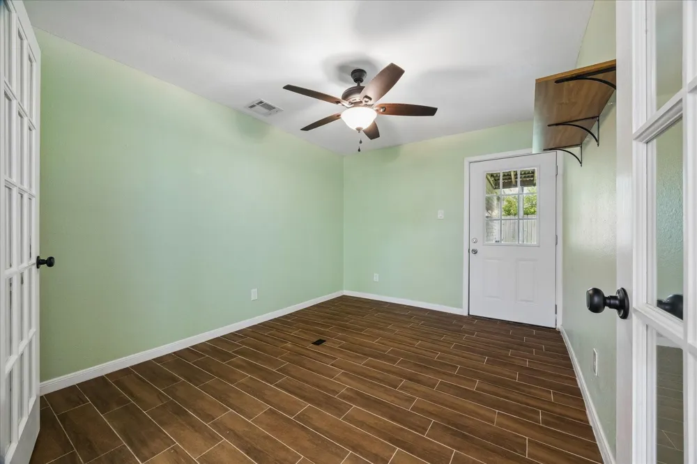 810 Halewood Drive Houston, TX 77062
