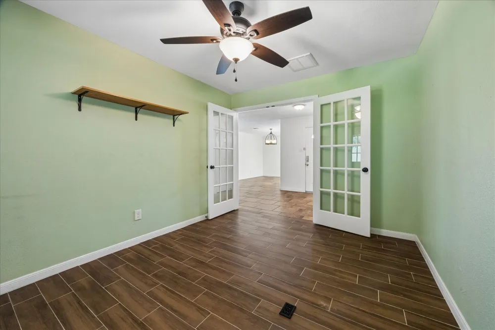 810 Halewood Drive Houston, TX 77062