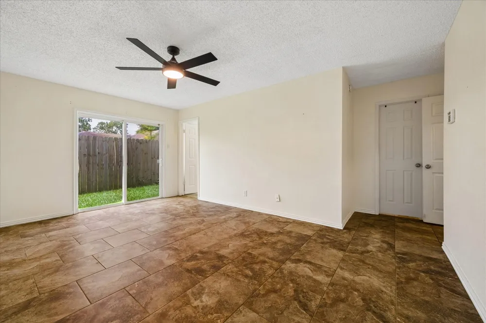 810 Halewood Drive Houston, TX 77062