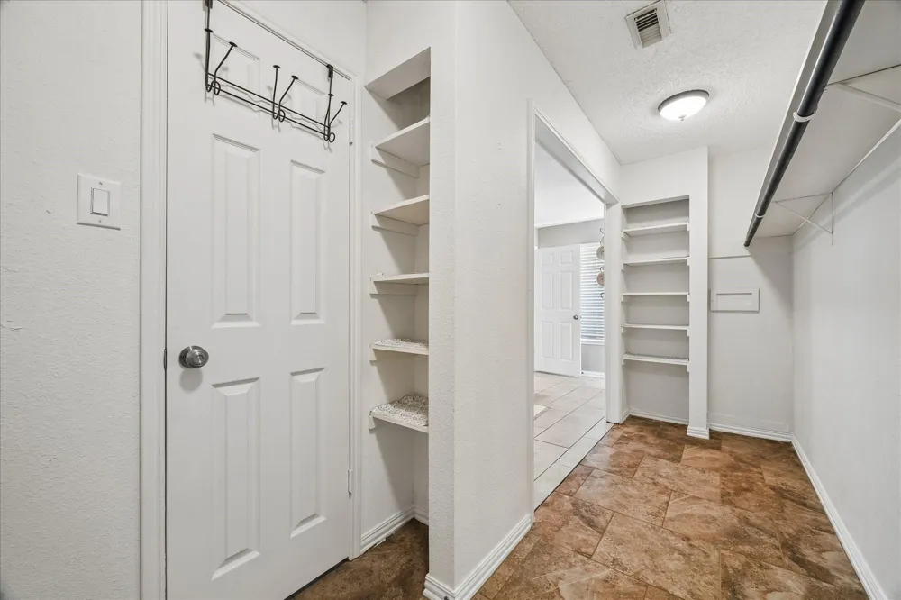 810 Halewood Drive Houston, TX 77062