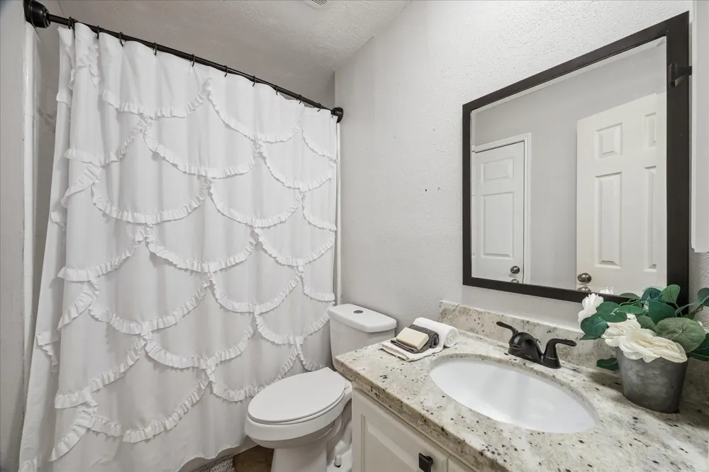 810 Halewood Drive Houston, TX 77062