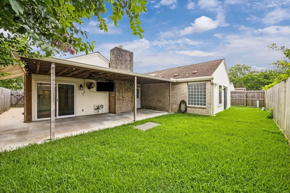 810 Halewood Drive Houston, TX 77062