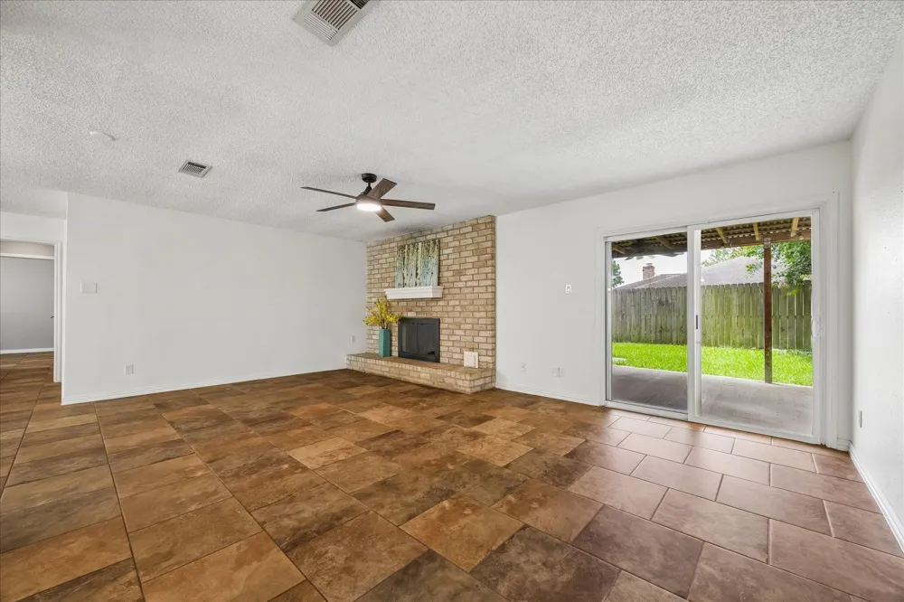 810 Halewood Drive Houston, TX 77062