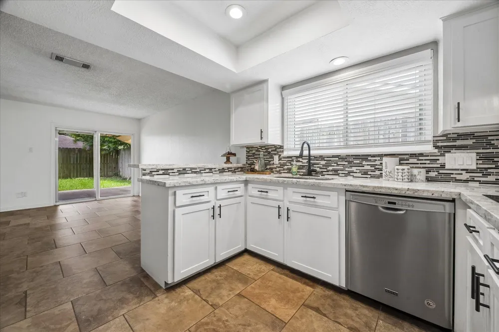810 Halewood Drive Houston, TX 77062