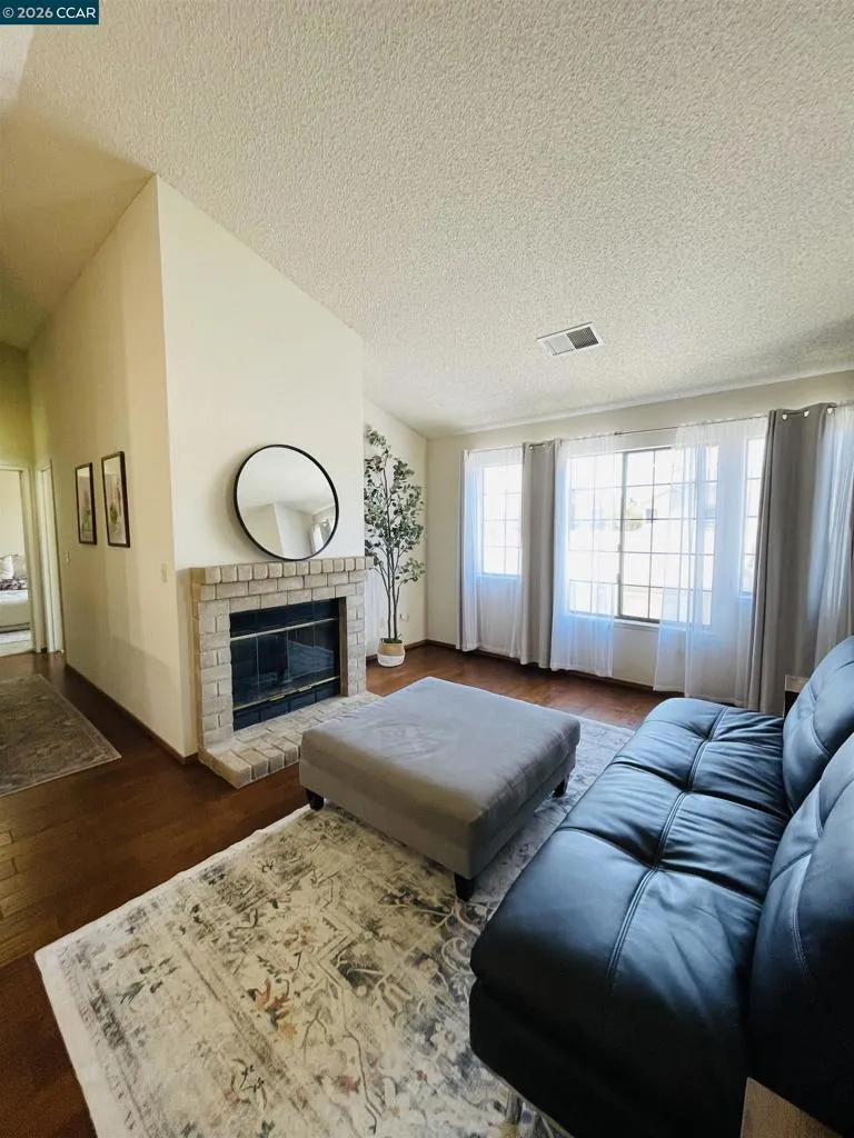 1111 Devonwood Hercules, CA 94547