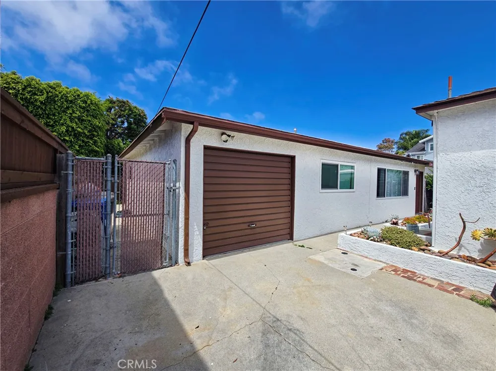 2009 Graham Avenue #2 Redondo Beach, CA 90278