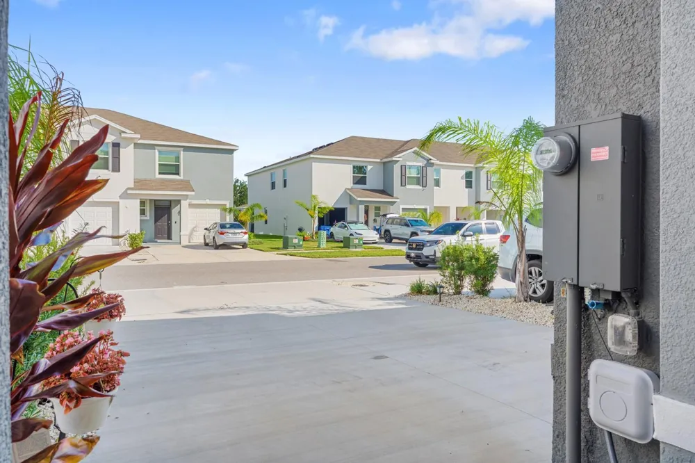 5052 CAPTAIN DAVIS DRIVE Wimauma, FL 33598