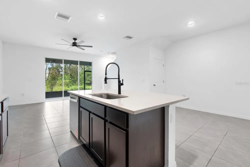 5052 CAPTAIN DAVIS DRIVE Wimauma, FL 33598