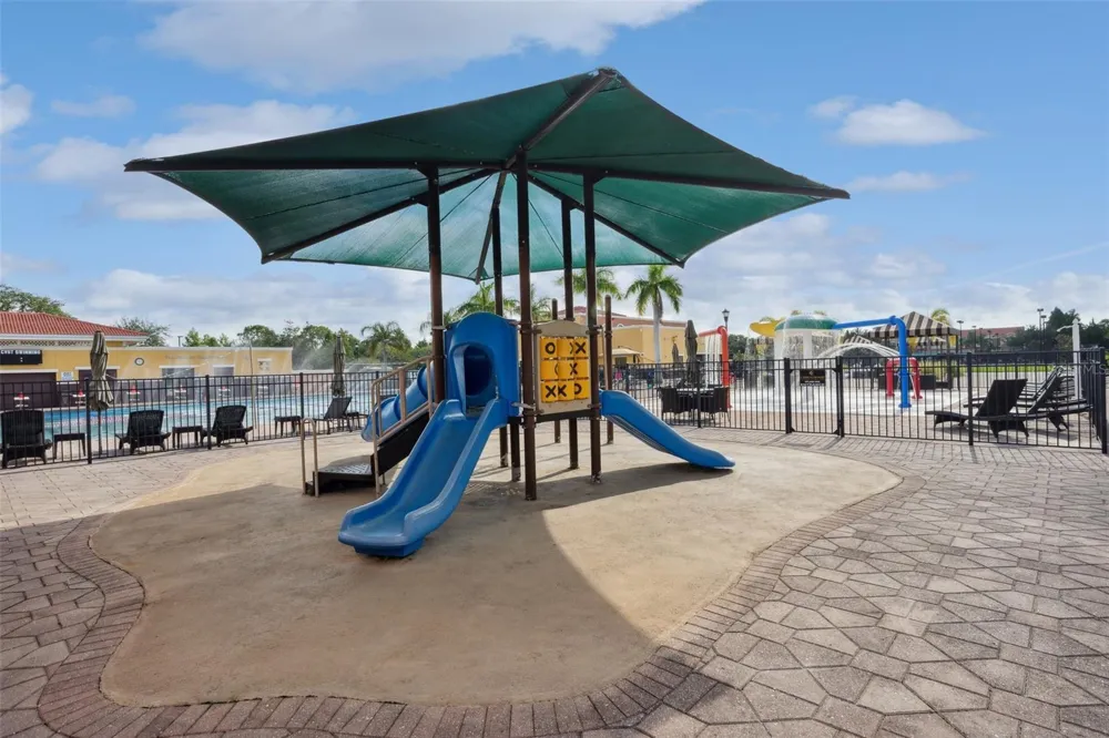 13941 CLUBHOUSE DRIVE #103 Tampa, FL 33618