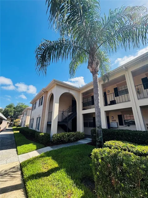 10356 CARROLLWOOD LANE #205