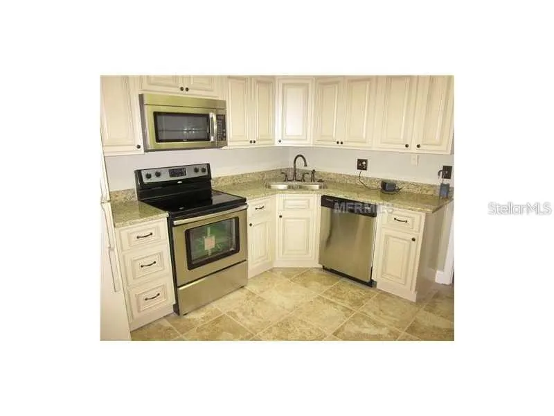 10356 CARROLLWOOD LANE #205 Tampa, FL 33618