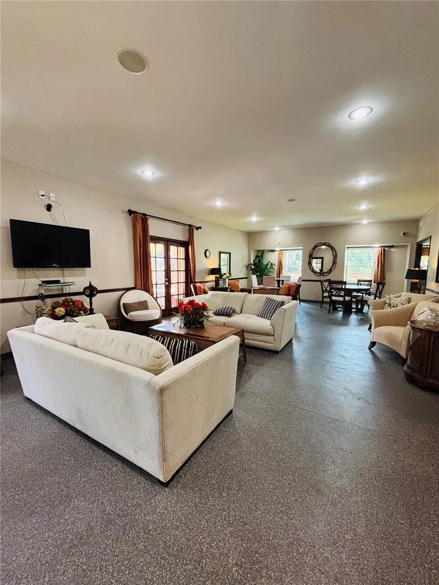 10356 CARROLLWOOD LANE #205 Tampa, FL 33618