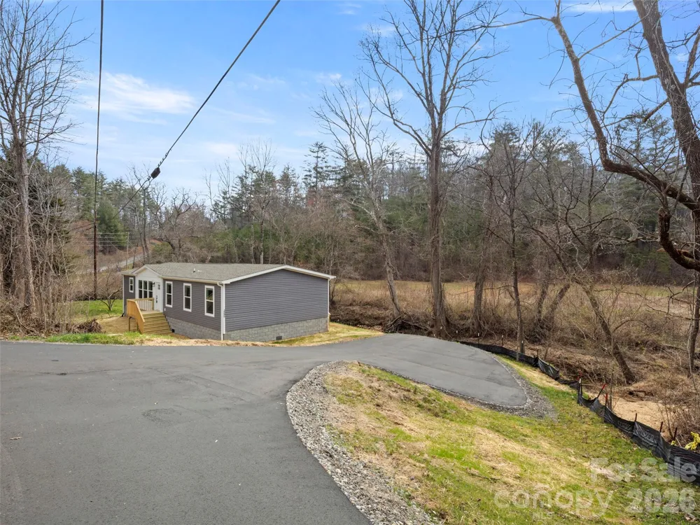 2095 Emmas Grove Road Fairview, NC 28730