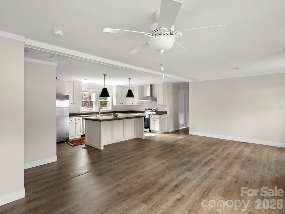 2095 Emmas Grove Road Fairview, NC 28730