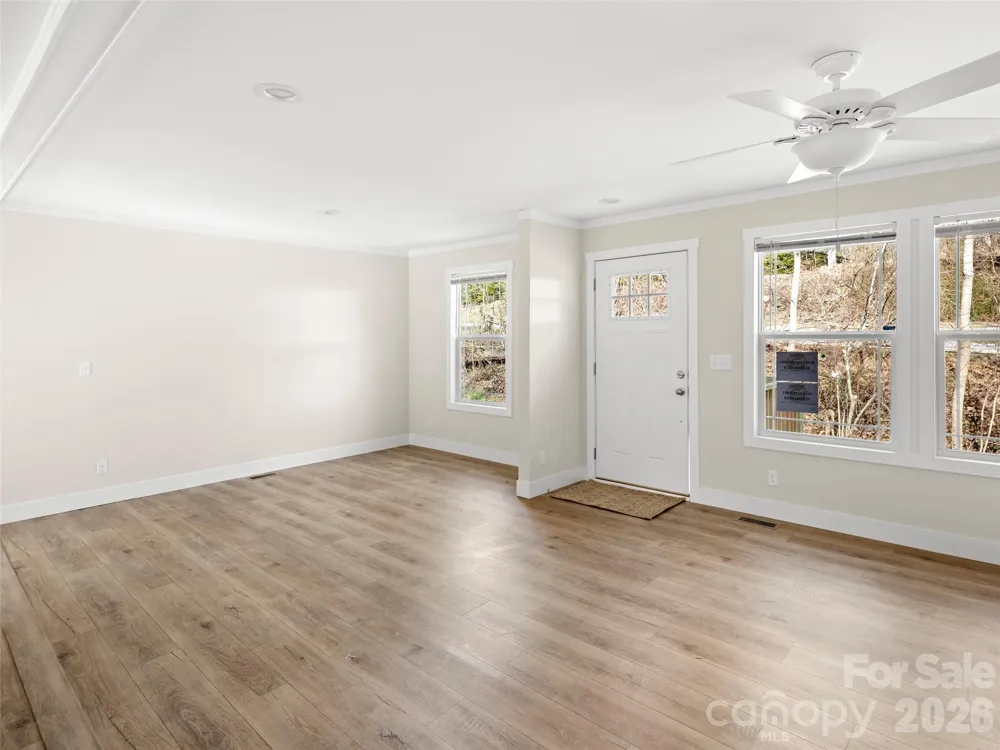 2095 Emmas Grove Road Fairview, NC 28730