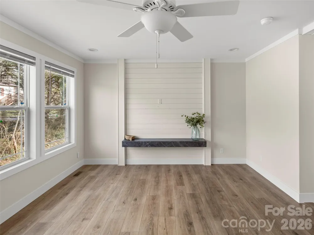 2095 Emmas Grove Road Fairview, NC 28730