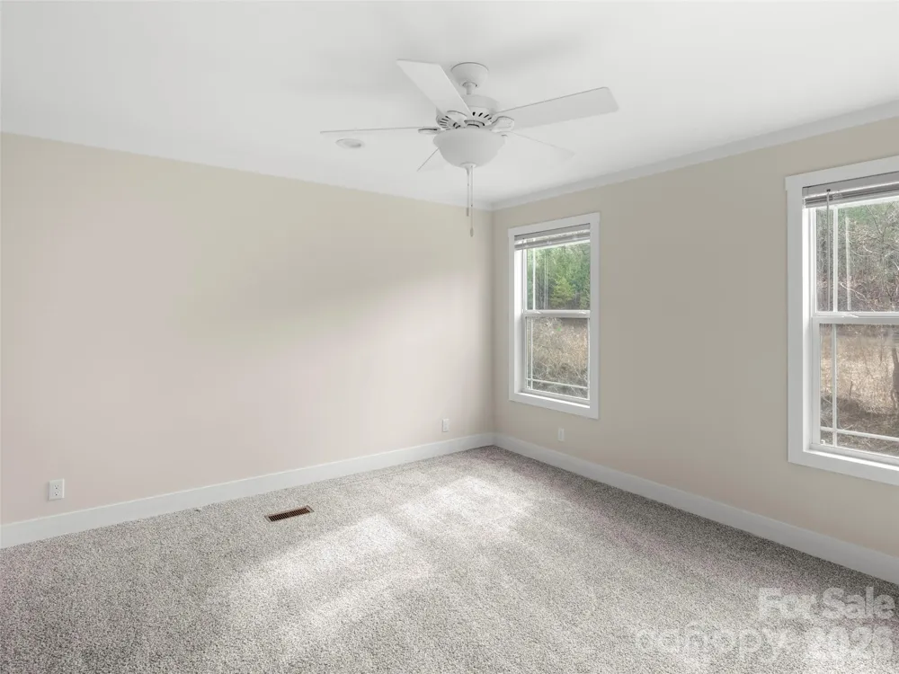 2095 Emmas Grove Road Fairview, NC 28730