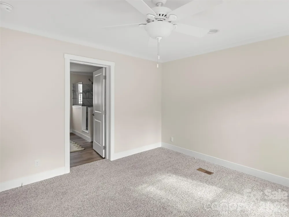 2095 Emmas Grove Road Fairview, NC 28730