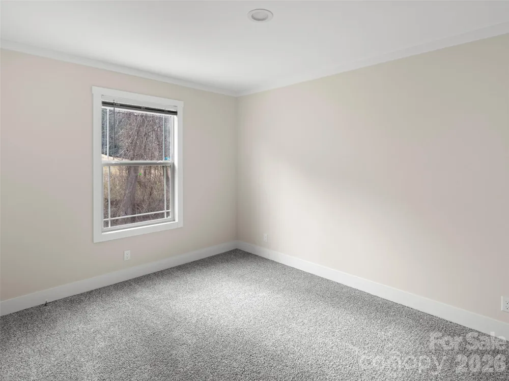 2095 Emmas Grove Road Fairview, NC 28730