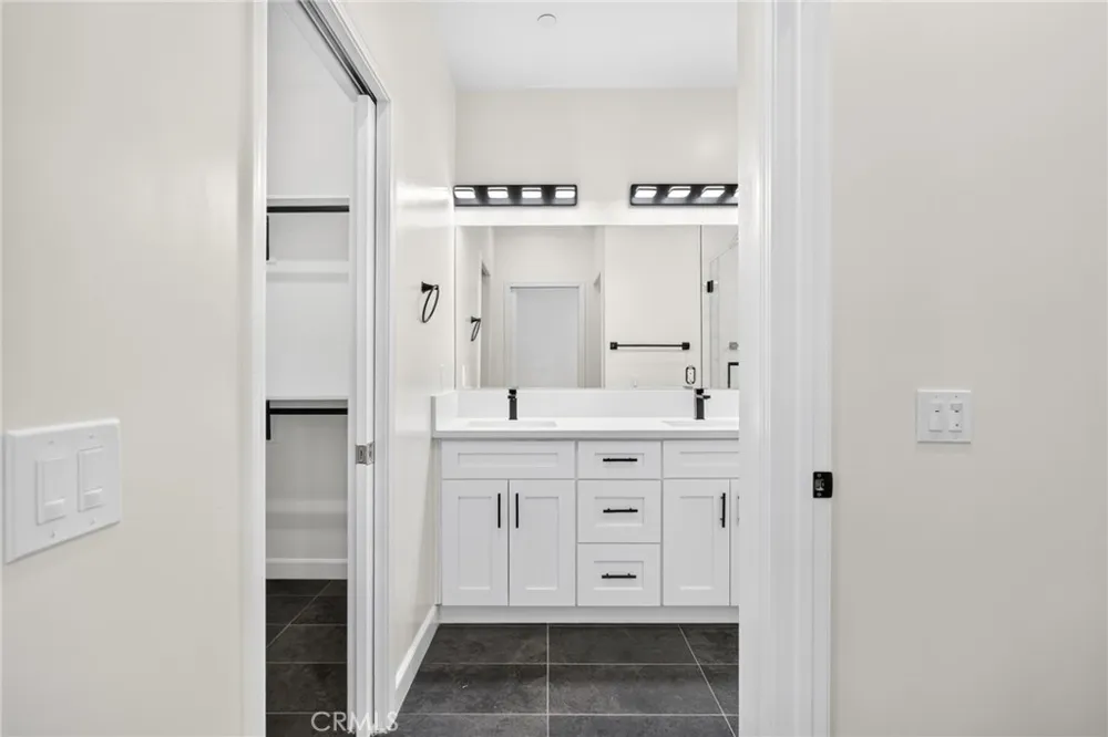 593 E 12th St #1 Beaumont, CA 92223