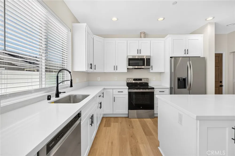 593 E 12th St #1 Beaumont, CA 92223
