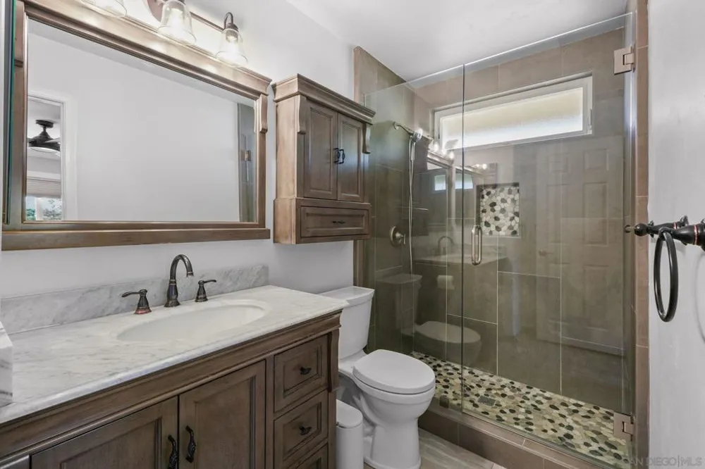 12651 Ridgeton Lakeside, CA 92040