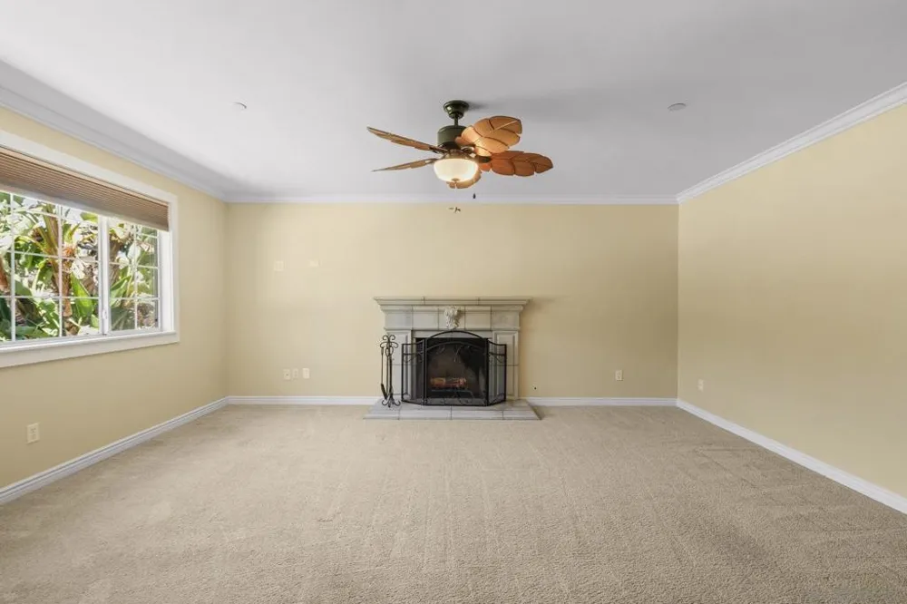 12651 Ridgeton Lakeside, CA 92040