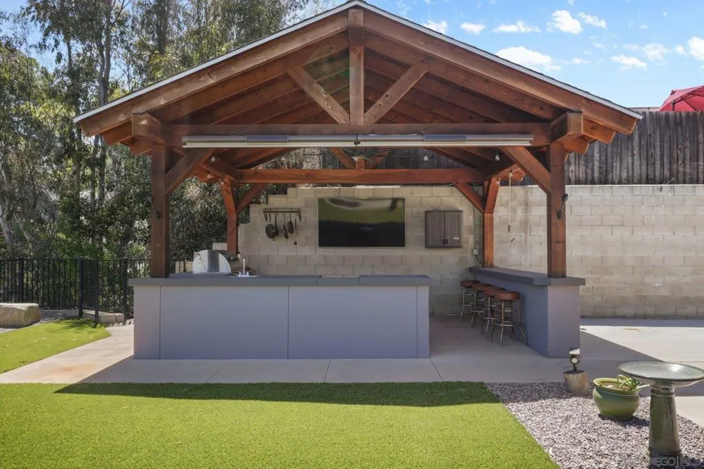 12651 Ridgeton Lakeside, CA 92040