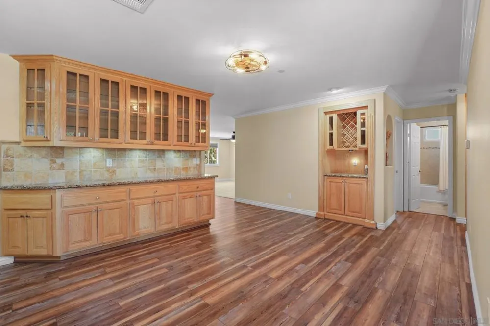 12651 Ridgeton Lakeside, CA 92040