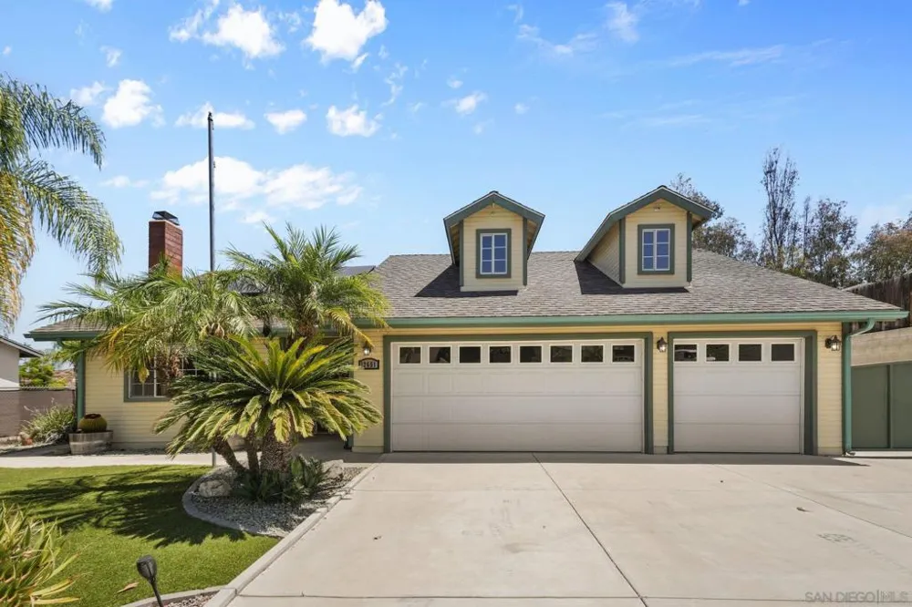 12651 Ridgeton Lakeside, CA 92040