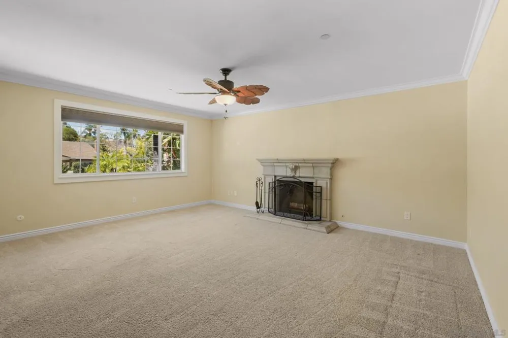 12651 Ridgeton Lakeside, CA 92040