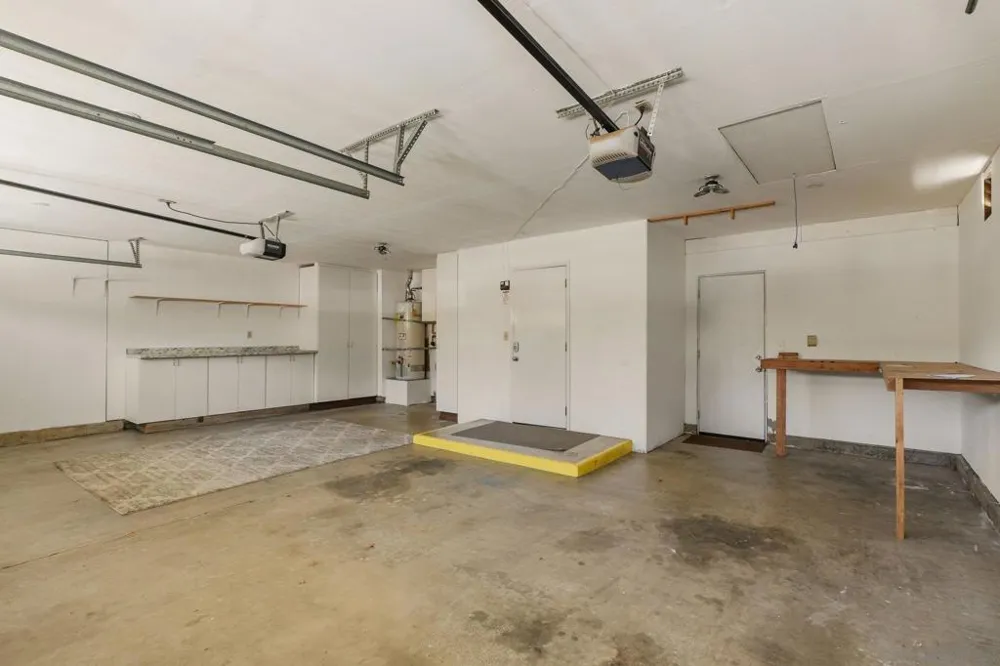12651 Ridgeton Lakeside, CA 92040