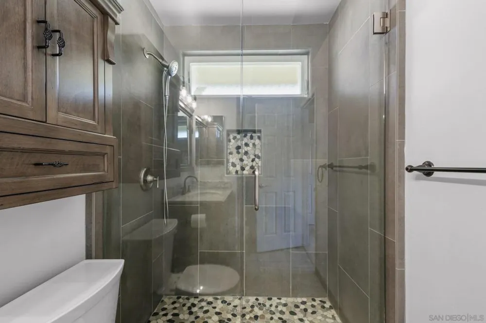 12651 Ridgeton Lakeside, CA 92040