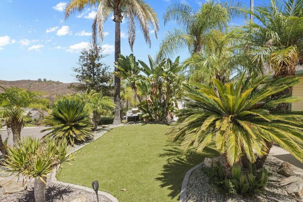 12651 Ridgeton Lakeside, CA 92040