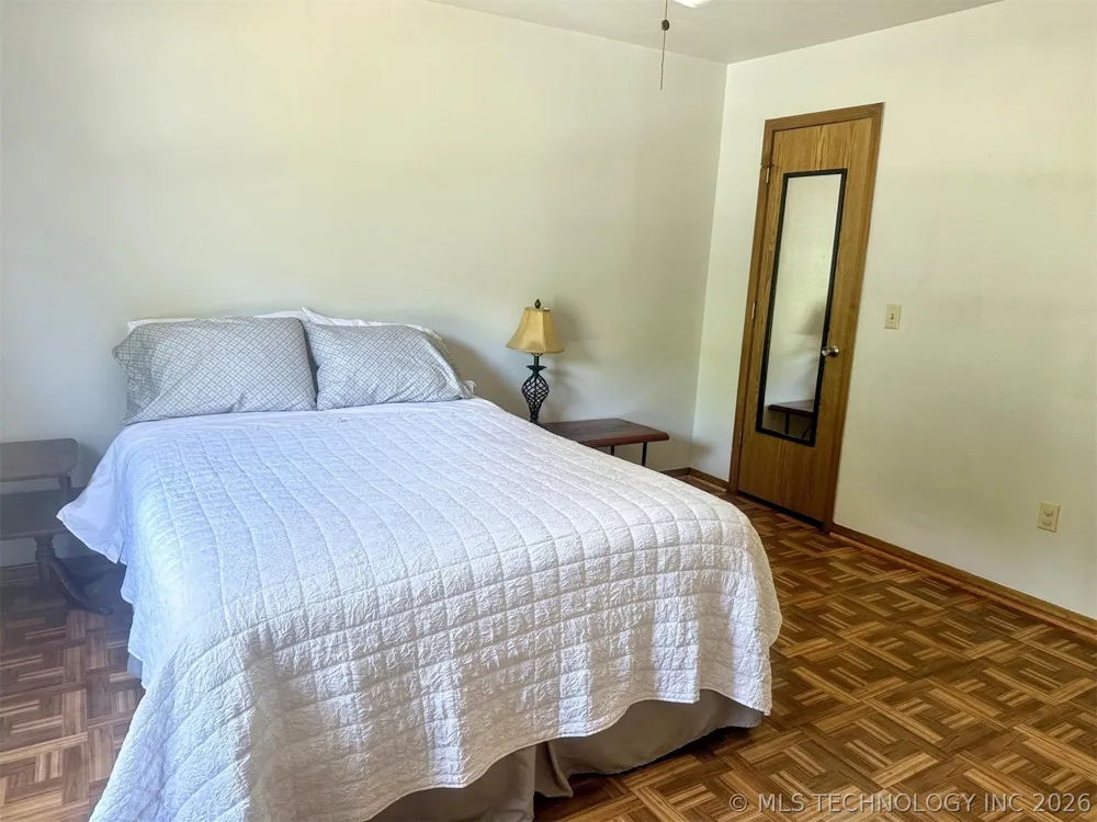 3293 W Southern Avenue Hulbert, OK 74441