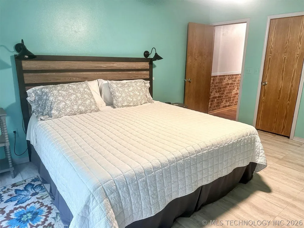 3293 W Southern Avenue Hulbert, OK 74441