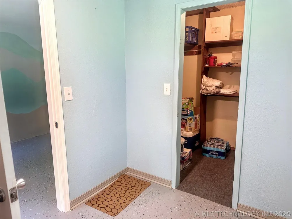 3293 W Southern Avenue Hulbert, OK 74441