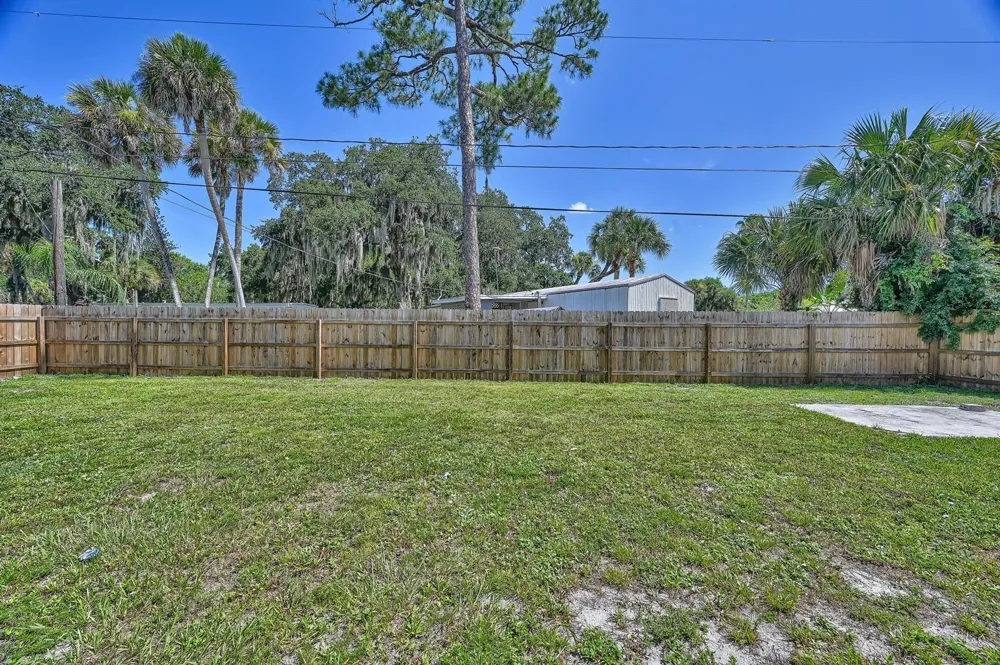 5204 Deanna Lane Fort Pierce, FL 34946