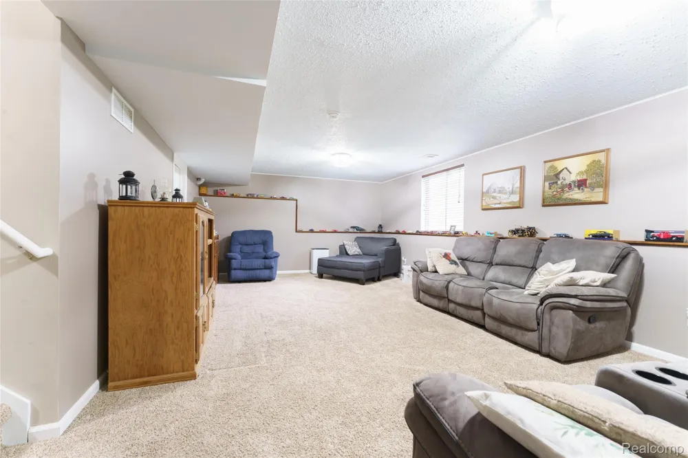 7047 Bennington Greens Drive Bennington Township, MI 48867