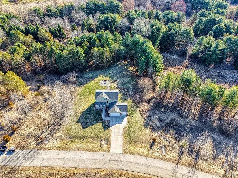 7047 Bennington Greens Drive Bennington Township, MI 48867