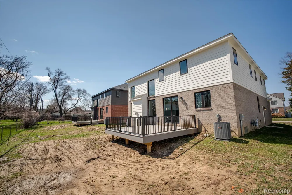 2911 Walsh Drive Rochester Hills City, MI 48309