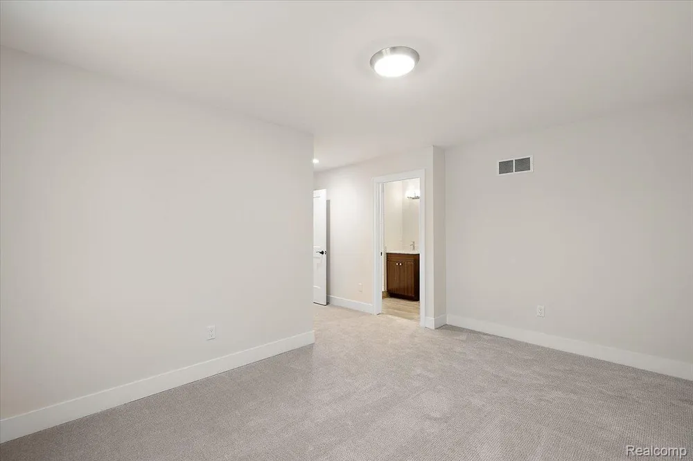 2911 Walsh Drive Rochester Hills City, MI 48309