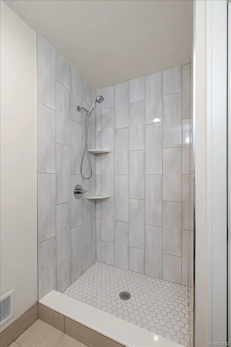2911 Walsh Drive Rochester Hills City, MI 48309