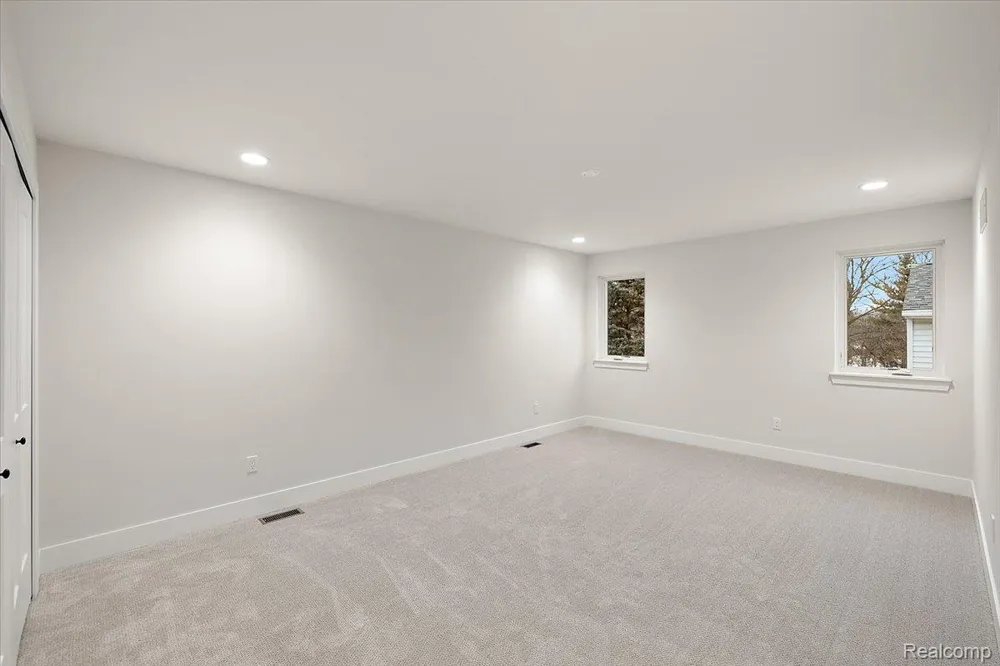 2911 Walsh Drive Rochester Hills City, MI 48309