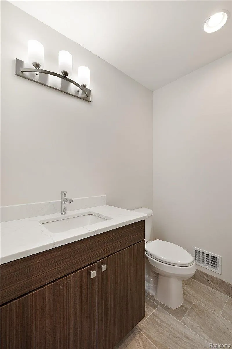 2911 Walsh Drive Rochester Hills City, MI 48309
