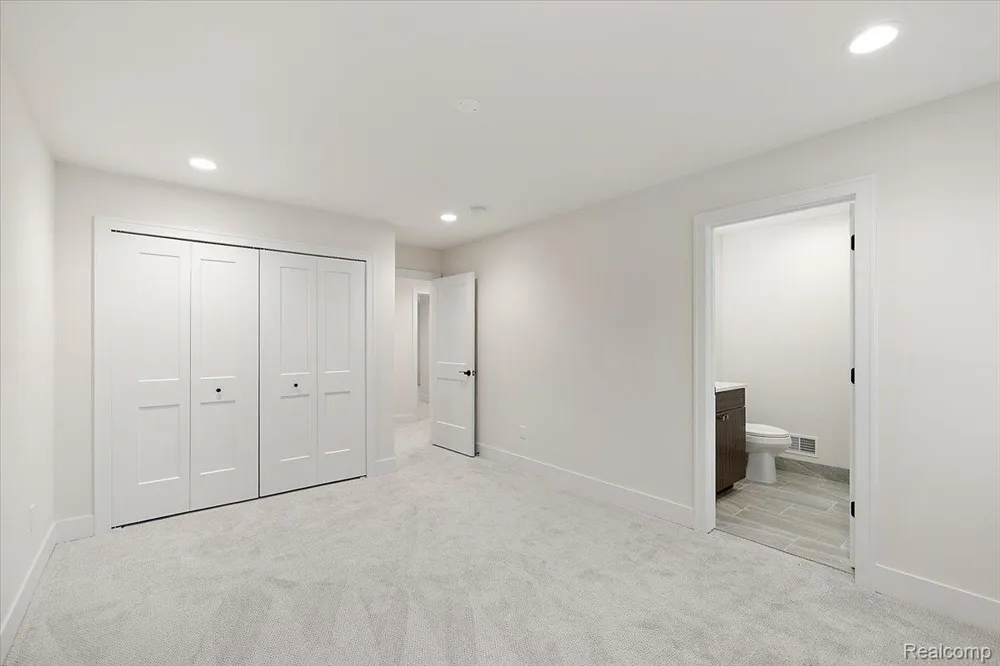 2911 Walsh Drive Rochester Hills City, MI 48309